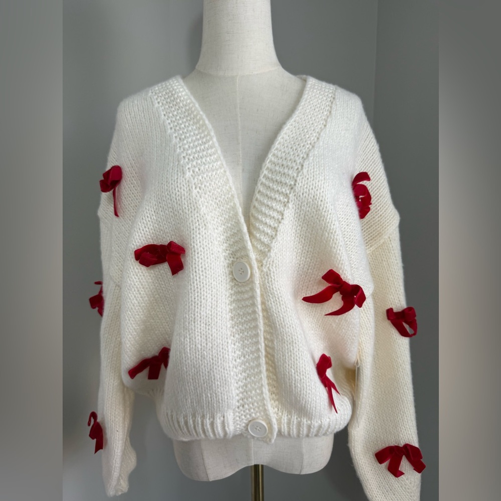 NWT Luna Ivy women’s red Bow creamy white Cardigan size medium